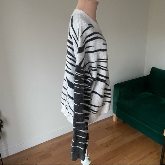 RAILS Lana Mixed Abstract Tiger Stripes Wool Blend Crewneck Sweater Size Large - Picture 8 of 12